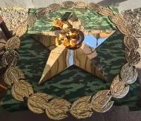 Звезда вечного огня - лавровый венок на заказ в Нижневартовске