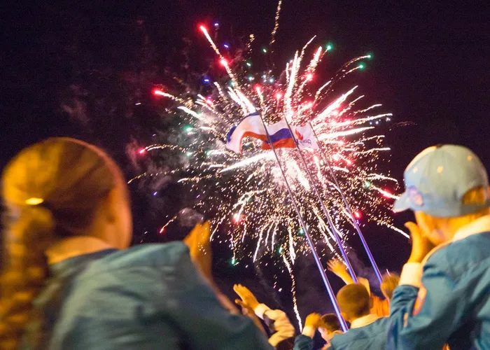 Парковый фейерверк — Нижневартовск <p>
Парковый фейерверк что это и где можно заказать парковый фейерверк на Новый год. Главное, что выделяет парковый фейерверк в списке прочих равных – это высота, на которой срабатывают пиротехнические элементы данного типа фейерверков. По отношению к уровню земли максимальная высота пиротехнического эффекта паркового фейерверка 35-50 метров...<br>
</p> организация и проведение фейерверк шоу от магазина пиротехники  | nizhnevartovsk.piroclub.ru