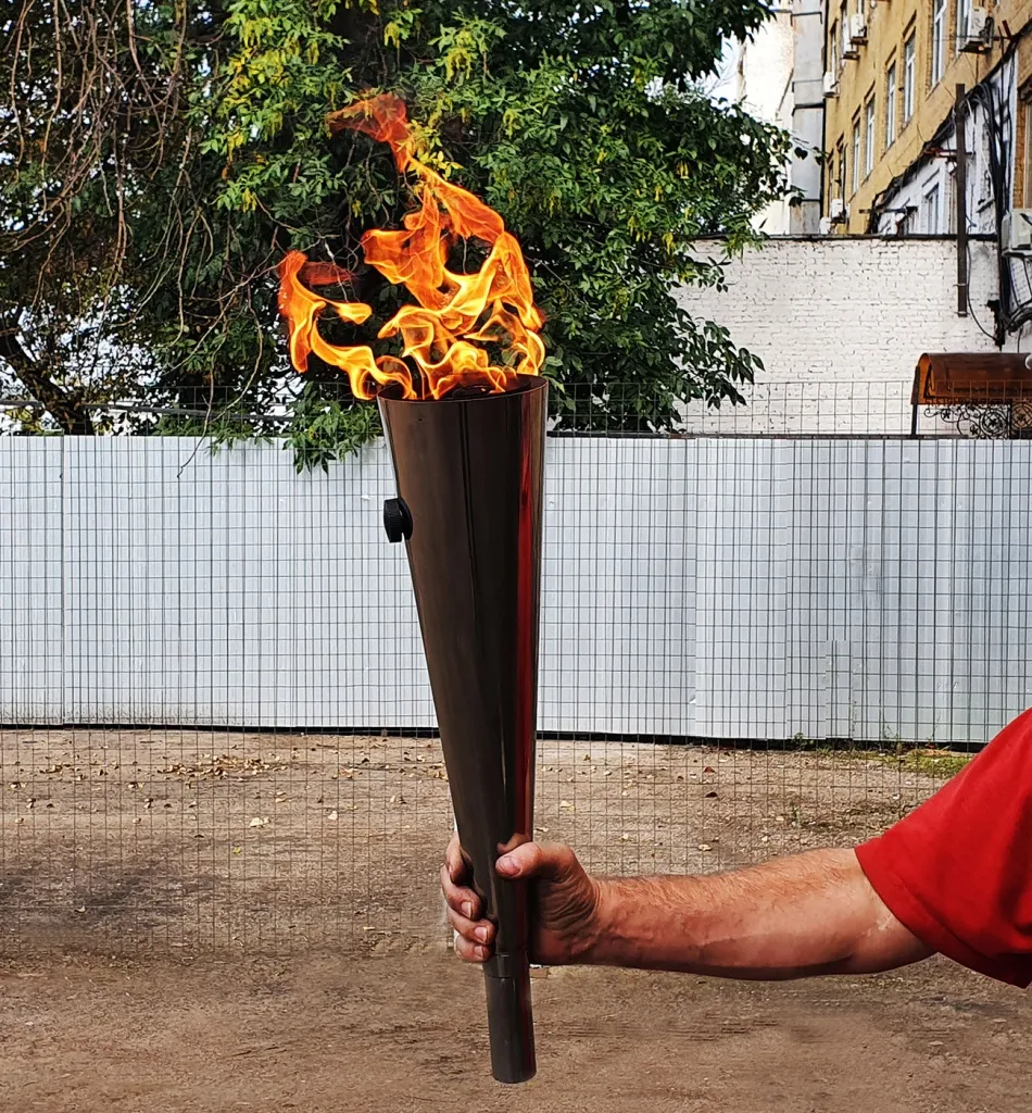 Факел олимпийского огня в Нижневартовске Факел олимпийского огня в Нижневартовске